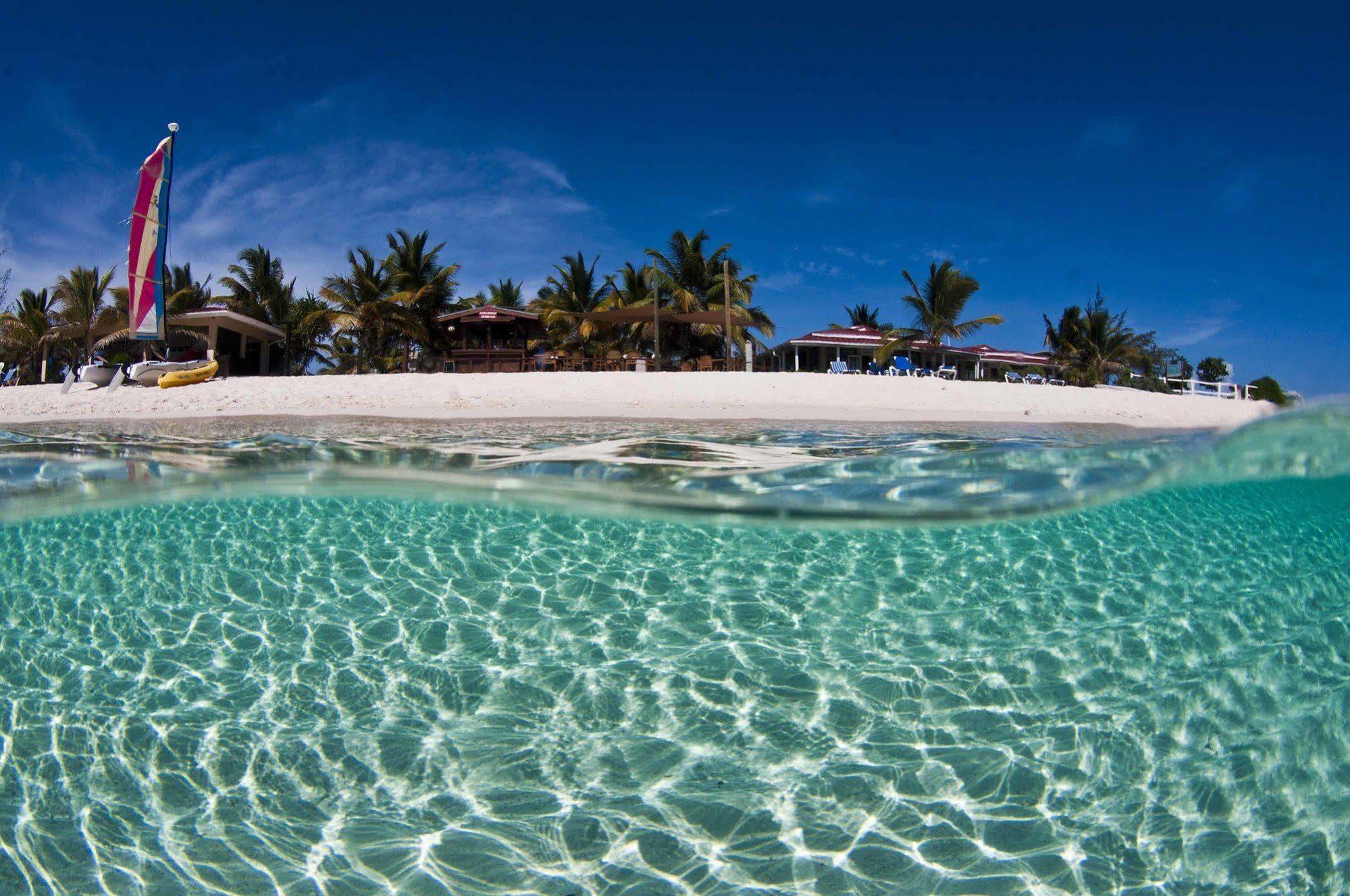 Bohio Dive Resort Cockburn Town Екстер'єр фото